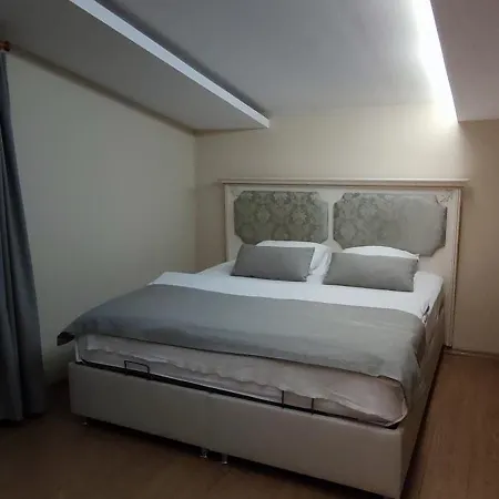 Helen Aparthotel
